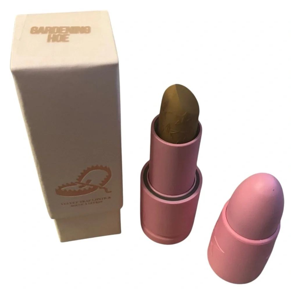 Jeffree Star GARDENING HO*E Velvet Trap lipstick. New in box.